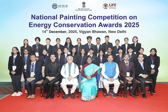 Navya Shree Pal of class 8 had a wonderful chance to meet the President of India, Smt. Droupadi Murumu and the union minister of Power and MoHUA, Shri. Manohar Lal after winning the consolation prize in the painting competition held by NTPC. She also won Rs.35000 cash prize.