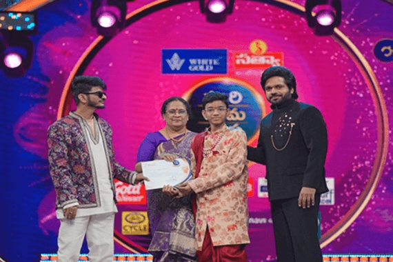 Supraneeth class 8 reached top 5 finalists With his enchanting and melodious performance on Zee Sa Re Ga Ma Pa competition.