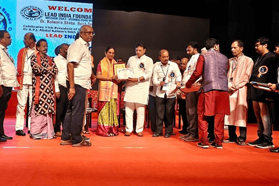 Dr. T. Lalitha Kumari, Principal, was honored by Sri D Sridhar Babu, Honorable Minister for IT, Electronics and Communication, Government of Telangana. Presented by Lead India National Council for Progressive Schools.r
